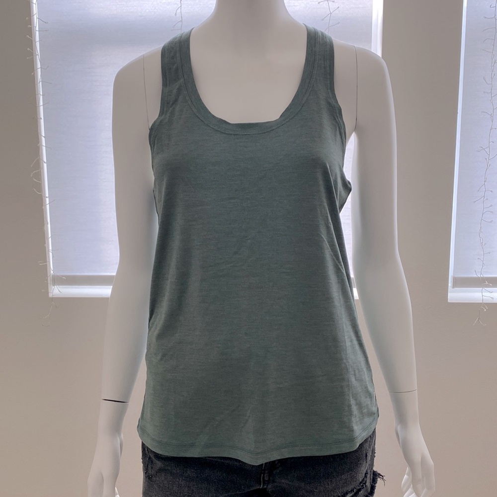 Vuori Lux Performance Tank